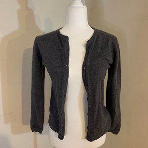 100% Extra fine marin wool Cardigan size M